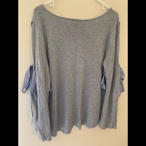 Plus size bow sleeve top - Picture 2 of 5